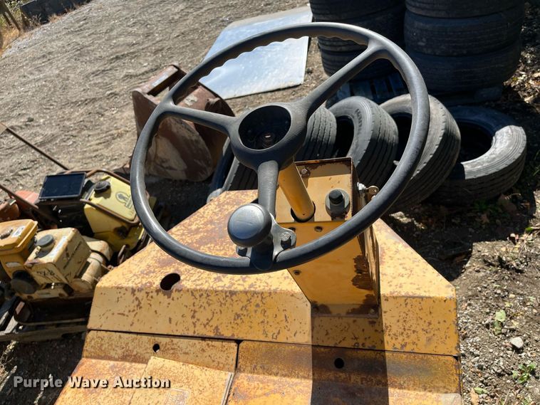 image for item MN9312 Rosco Vibrastat III  double drum roller