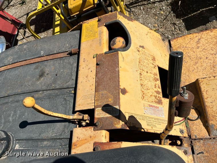 image for item MN9312 Rosco Vibrastat III  double drum roller