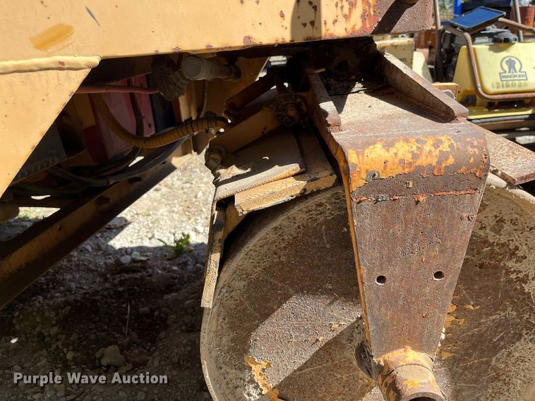 image for item MN9312 Rosco Vibrastat III  double drum roller