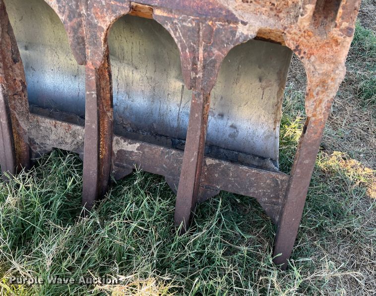 image for item MQ9842 Dozer rake