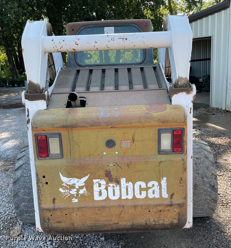 image for item MR9383 2002 Bobcat S300  skid steer loader