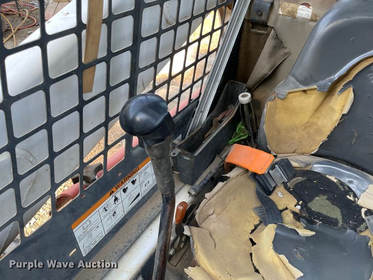 image for item MR9383 2002 Bobcat S300  skid steer loader