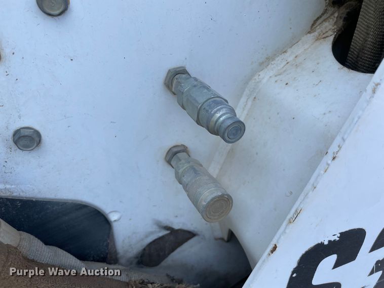 image for item MR9383 2002 Bobcat S300  skid steer loader