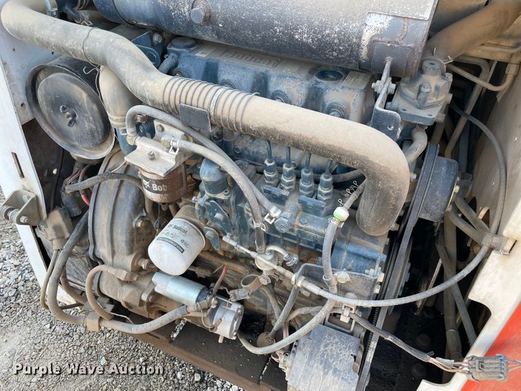 image for item MR9383 2002 Bobcat S300  skid steer loader