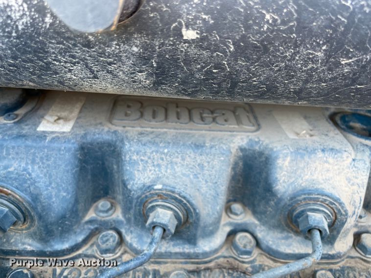 image for item MR9383 2002 Bobcat S300  skid steer loader