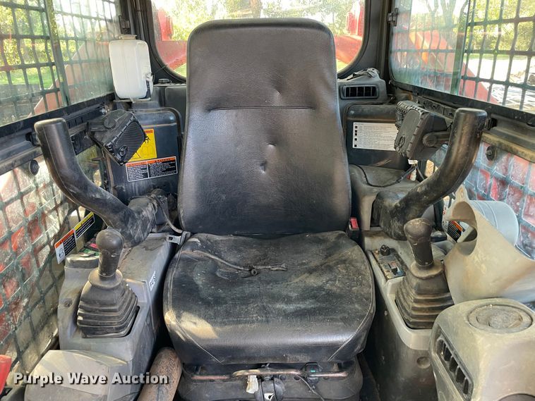 image for item MR9388 2013 Kubota SVL90-2  tracked skid steer loader