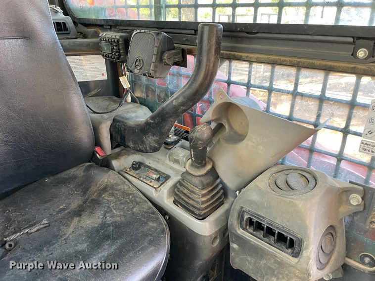 image for item MR9388 2013 Kubota SVL90-2  tracked skid steer loader