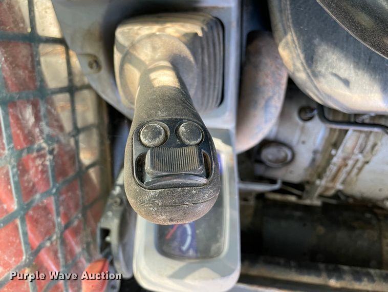 image for item MR9388 2013 Kubota SVL90-2  tracked skid steer loader