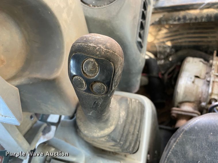 image for item MR9388 2013 Kubota SVL90-2  tracked skid steer loader