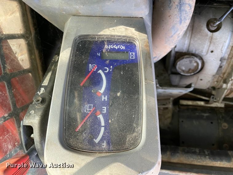 image for item MR9388 2013 Kubota SVL90-2  tracked skid steer loader