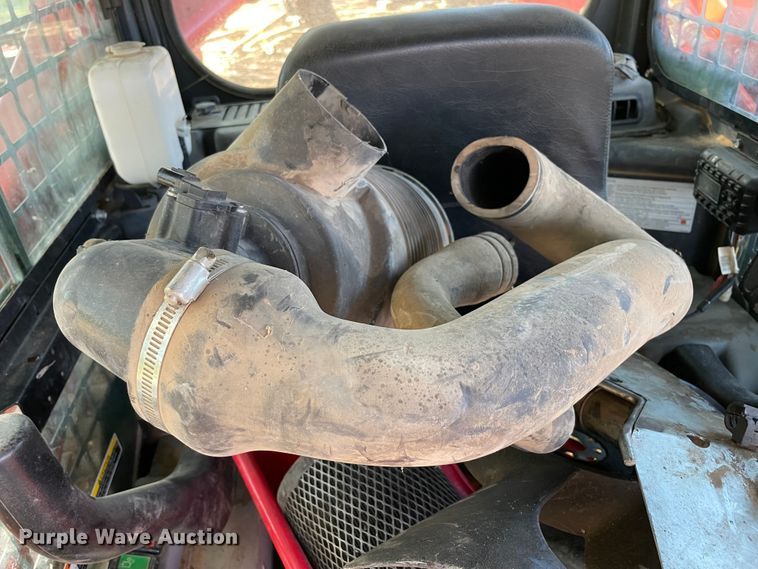 image for item MR9388 2013 Kubota SVL90-2  tracked skid steer loader