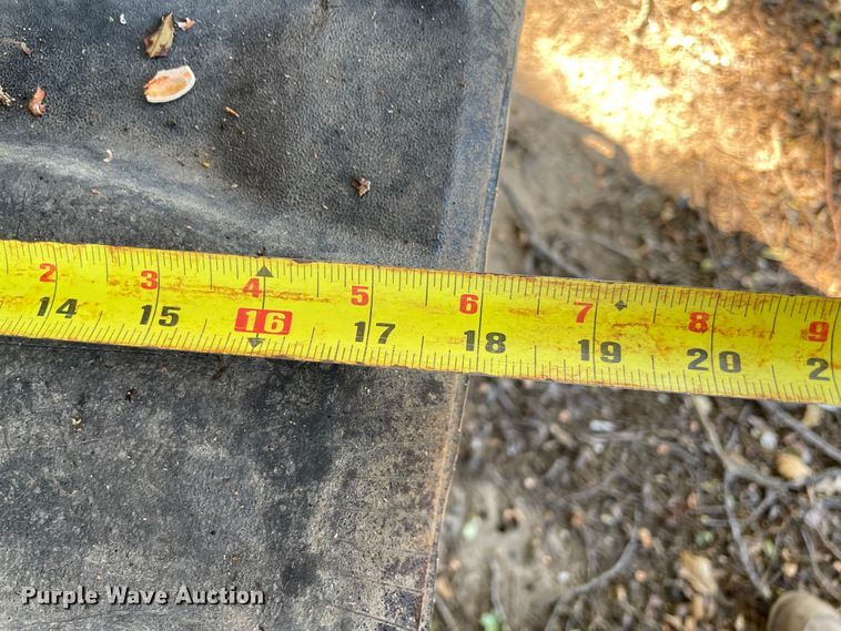 image for item MR9388 2013 Kubota SVL90-2  tracked skid steer loader