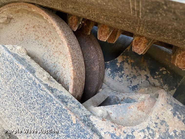 image for item MR9388 2013 Kubota SVL90-2  tracked skid steer loader