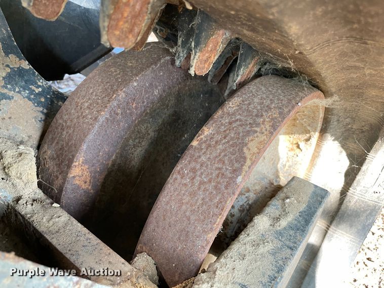 image for item MR9388 2013 Kubota SVL90-2  tracked skid steer loader