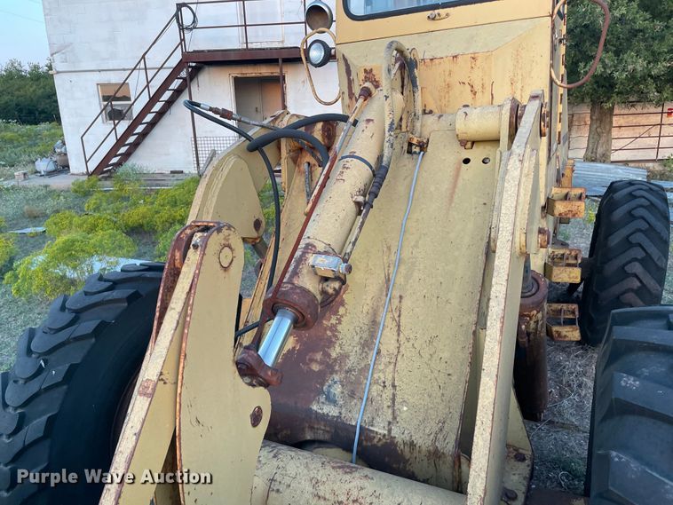 image for item MR9409 1977 Trojan 1500C  wheel loader