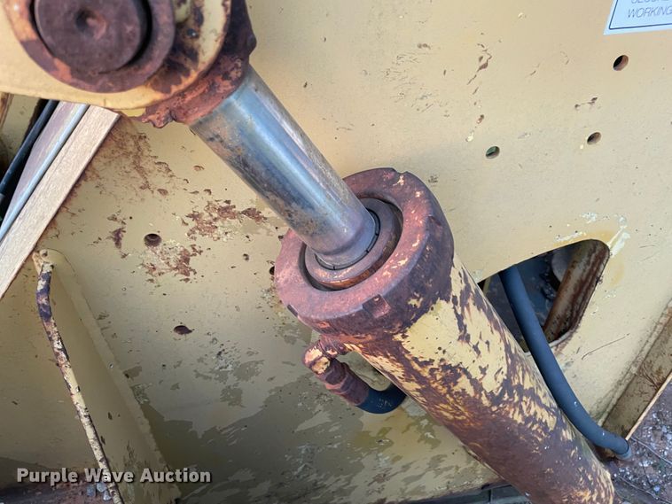 image for item MR9409 1977 Trojan 1500C  wheel loader