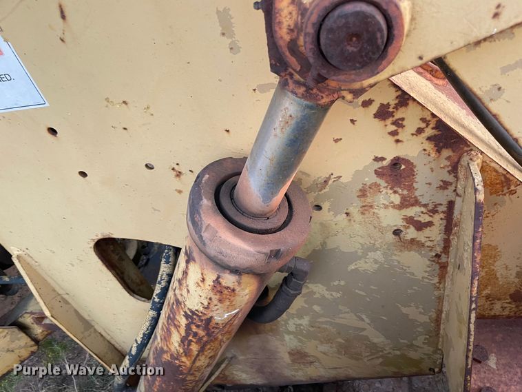 image for item MR9409 1977 Trojan 1500C  wheel loader