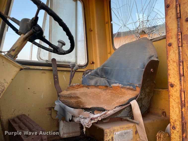 image for item MR9409 1977 Trojan 1500C  wheel loader