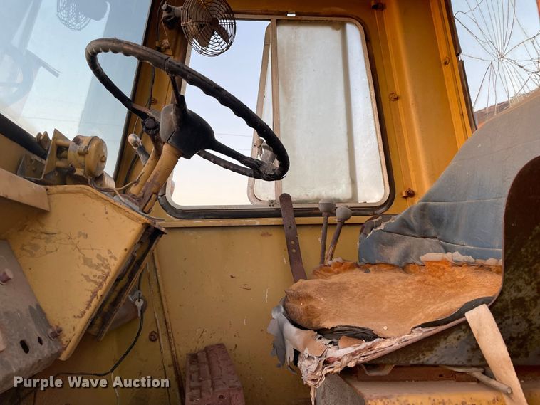 image for item MR9409 1977 Trojan 1500C  wheel loader