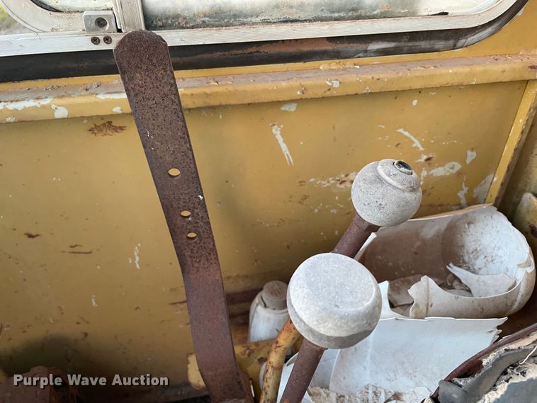 image for item MR9409 1977 Trojan 1500C  wheel loader