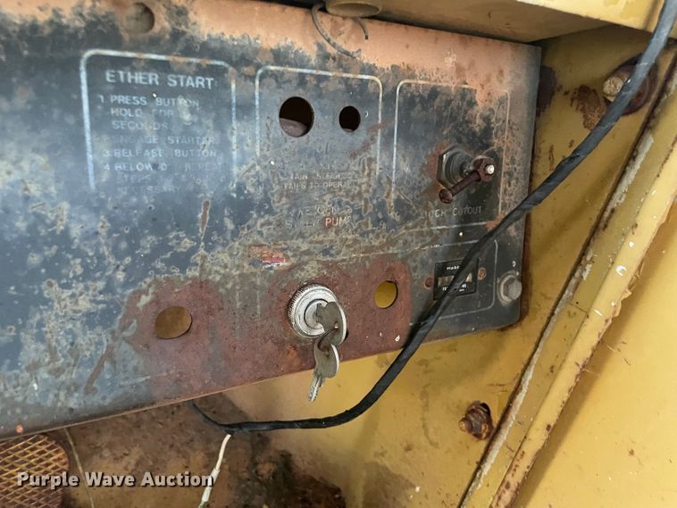 image for item MR9409 1977 Trojan 1500C  wheel loader