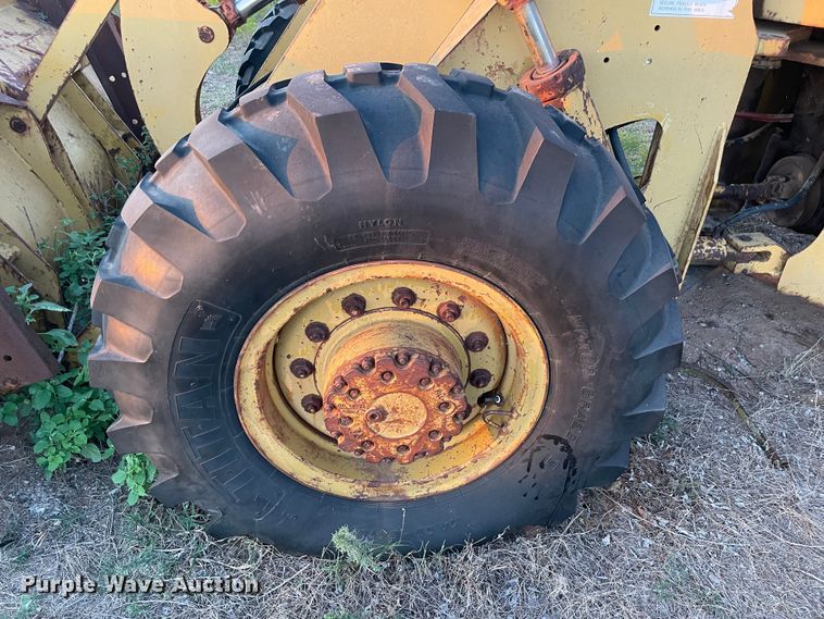 image for item MR9409 1977 Trojan 1500C  wheel loader