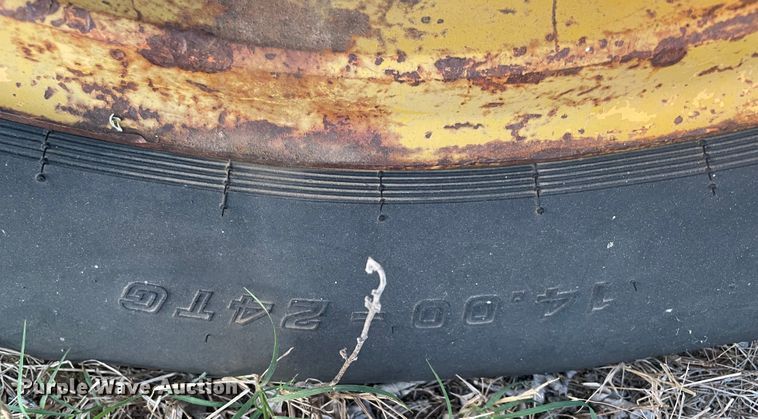 image for item MR9409 1977 Trojan 1500C  wheel loader