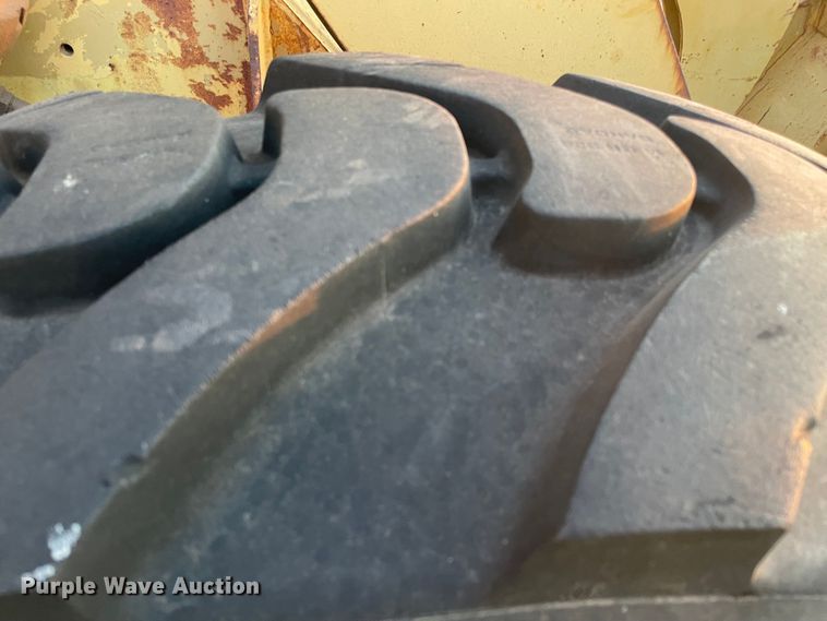 image for item MR9409 1977 Trojan 1500C  wheel loader