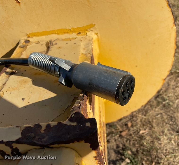 image for item MR9431 2008 Dynamic CH585  wood chipper