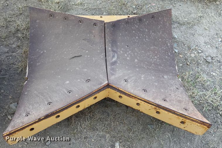 image for item MR9431 2008 Dynamic CH585  wood chipper