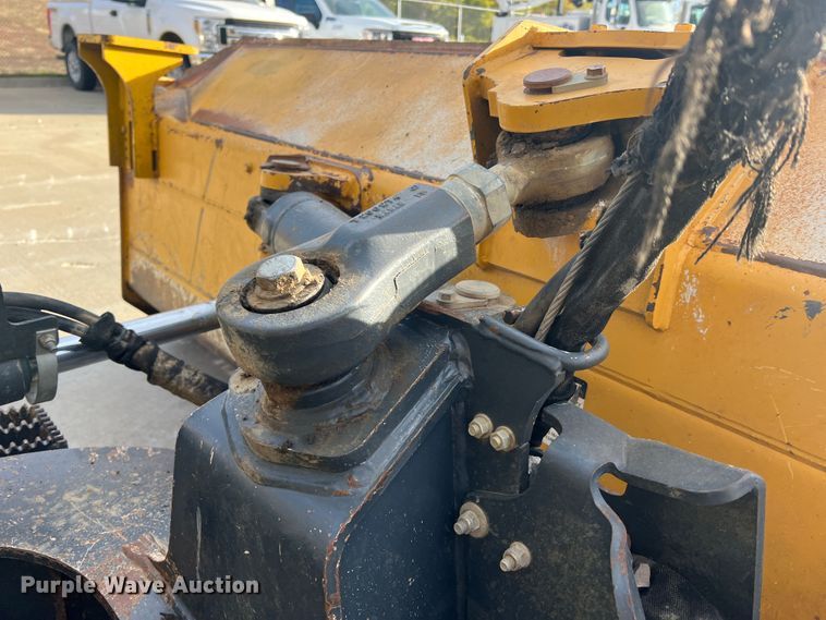 image for item MR9944 2013 John Deere 650K LGP  dozer