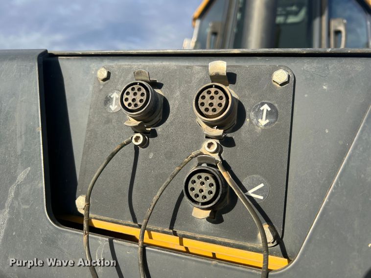 image for item MR9944 2013 John Deere 650K LGP  dozer