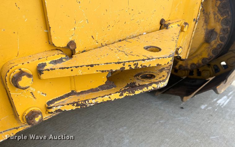 image for item MR9944 2013 John Deere 650K LGP  dozer