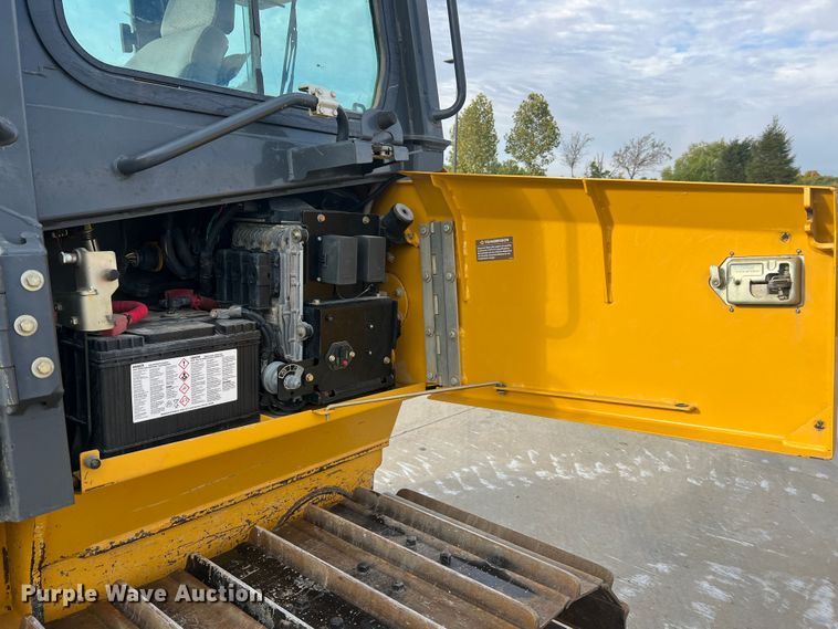 image for item MR9944 2013 John Deere 650K LGP  dozer