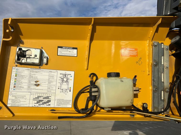 image for item MR9944 2013 John Deere 650K LGP  dozer