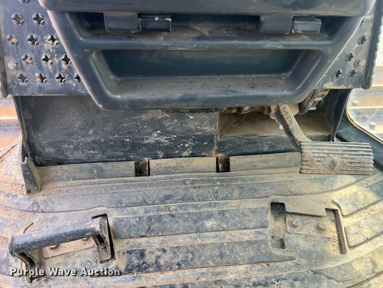 image for item MR9944 2013 John Deere 650K LGP  dozer