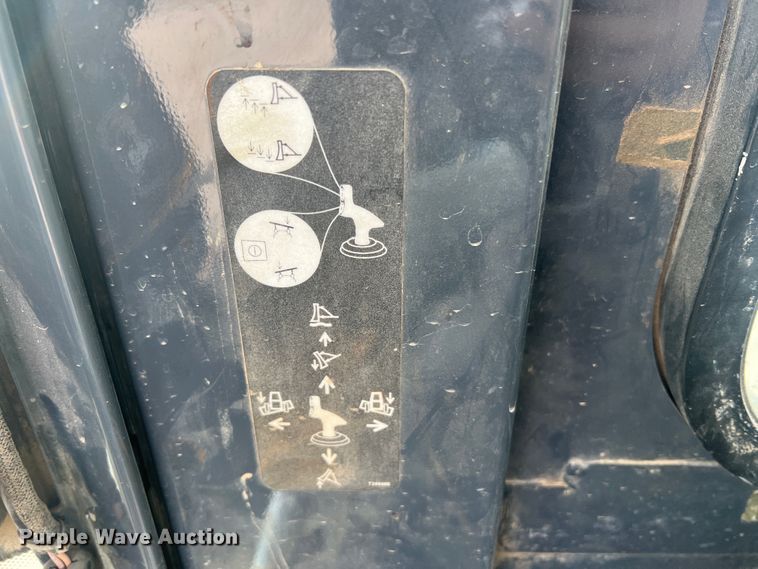 image for item MR9944 2013 John Deere 650K LGP  dozer