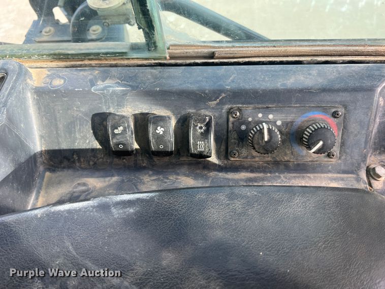 image for item MR9944 2013 John Deere 650K LGP  dozer