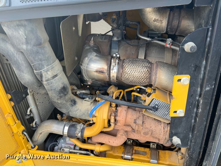 image for item MR9944 2013 John Deere 650K LGP  dozer