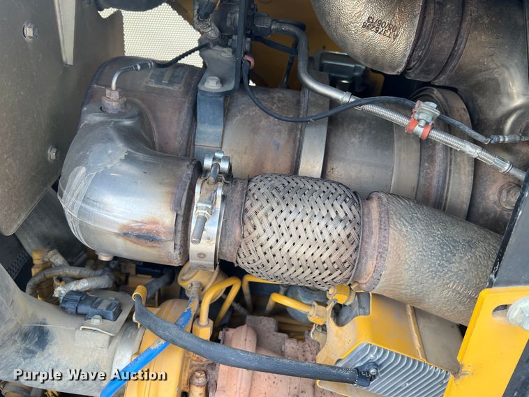 image for item MR9944 2013 John Deere 650K LGP  dozer