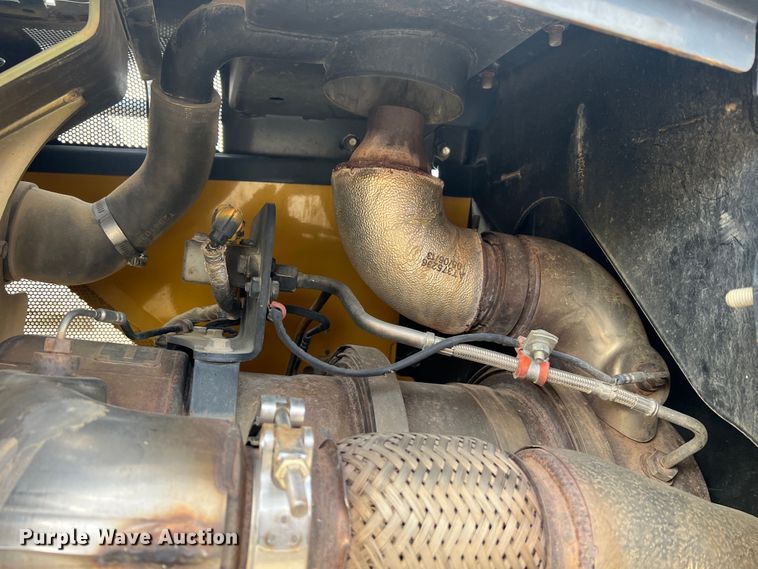 image for item MR9944 2013 John Deere 650K LGP  dozer