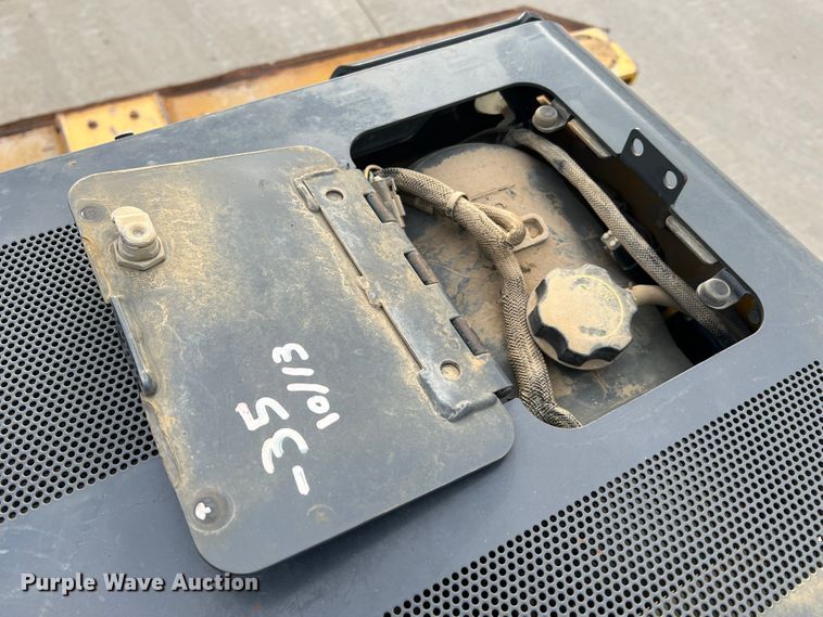 image for item MR9944 2013 John Deere 650K LGP  dozer