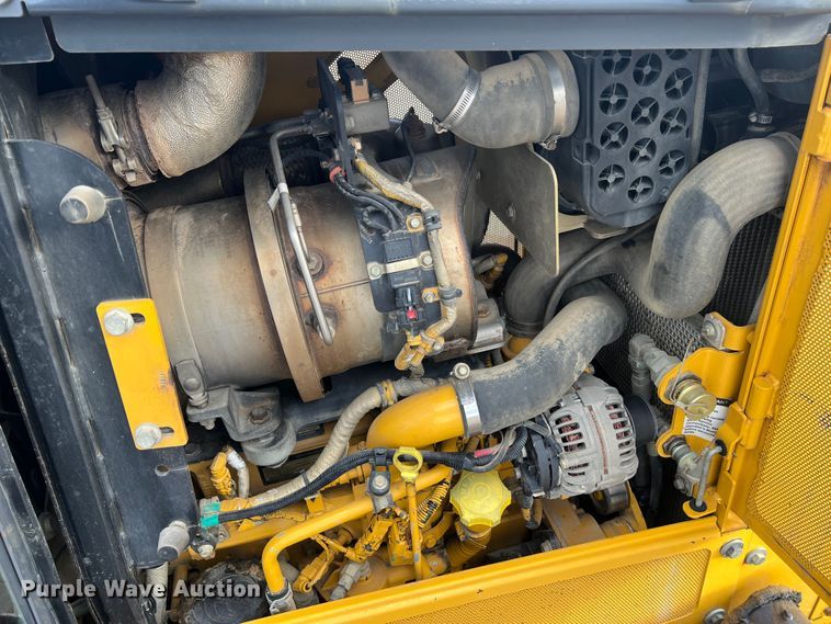 image for item MR9944 2013 John Deere 650K LGP  dozer