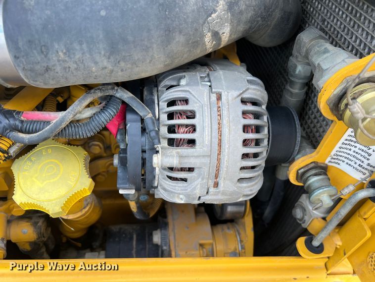 image for item MR9944 2013 John Deere 650K LGP  dozer