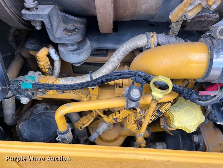 image for item MR9944 2013 John Deere 650K LGP  dozer