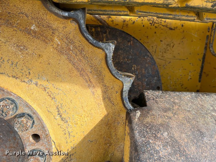 image for item MR9944 2013 John Deere 650K LGP  dozer