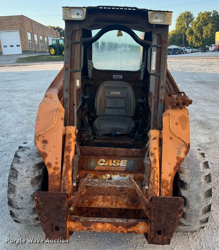 2011 Case SR200 skid steer loader in Salisbury, MO Item MR9945 sold