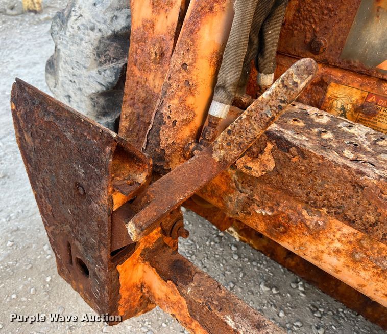 image for item MR9945 2011 Case SR200  skid steer loader