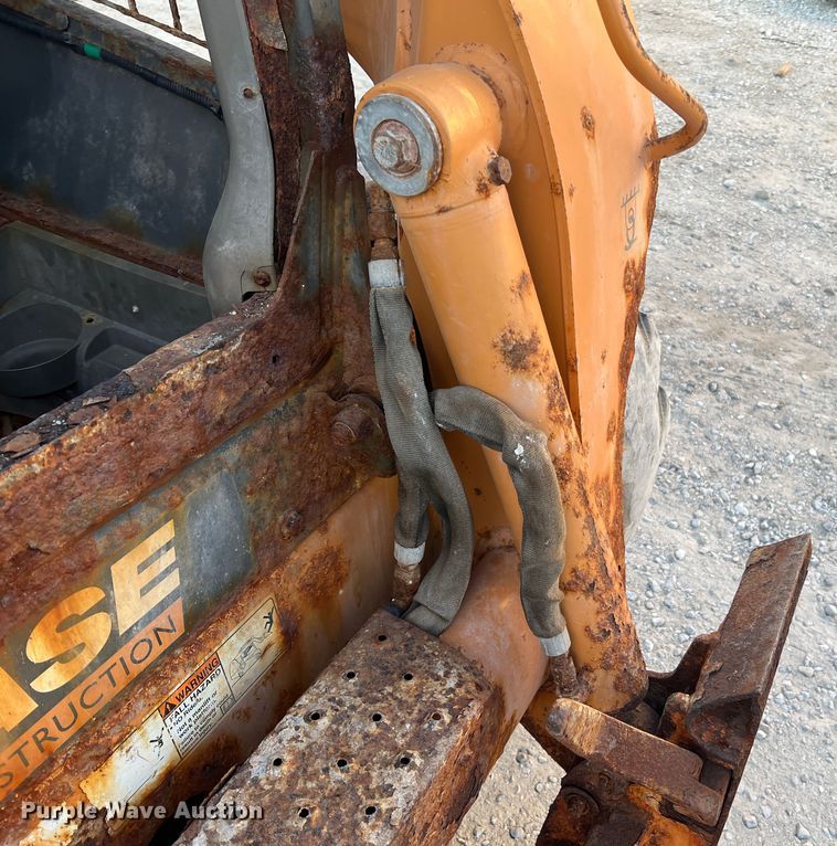 image for item MR9945 2011 Case SR200  skid steer loader