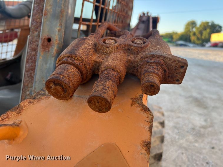 image for item MR9945 2011 Case SR200  skid steer loader